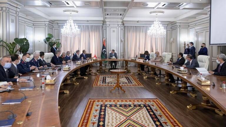 أربع قبائل ليبية تطالب الحكومة بالإفراج عن المحتجزين السياسيين