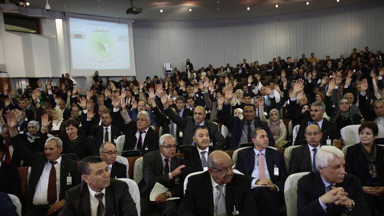 نحو 1500 قائمة ستشارك بالانتخابات التشريعية المبكرة في الجزائر
