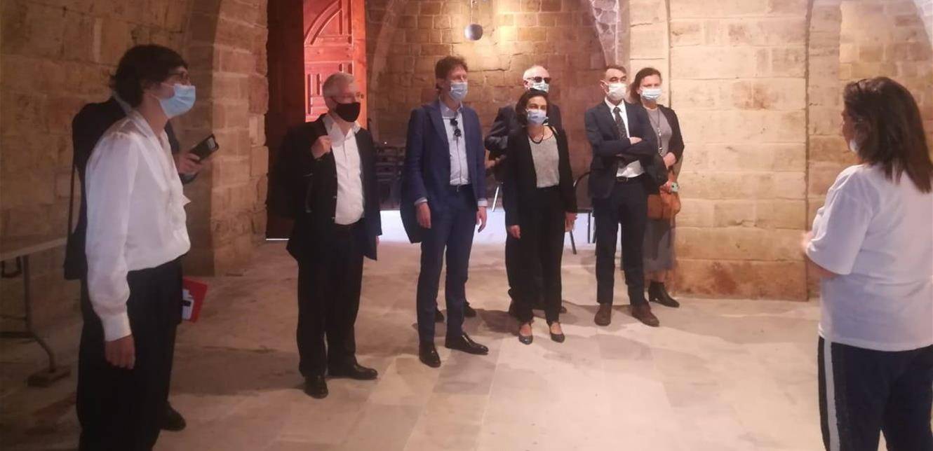 بوسكاي جالت ووفد مرافق في خان الإفرنج في صيدا