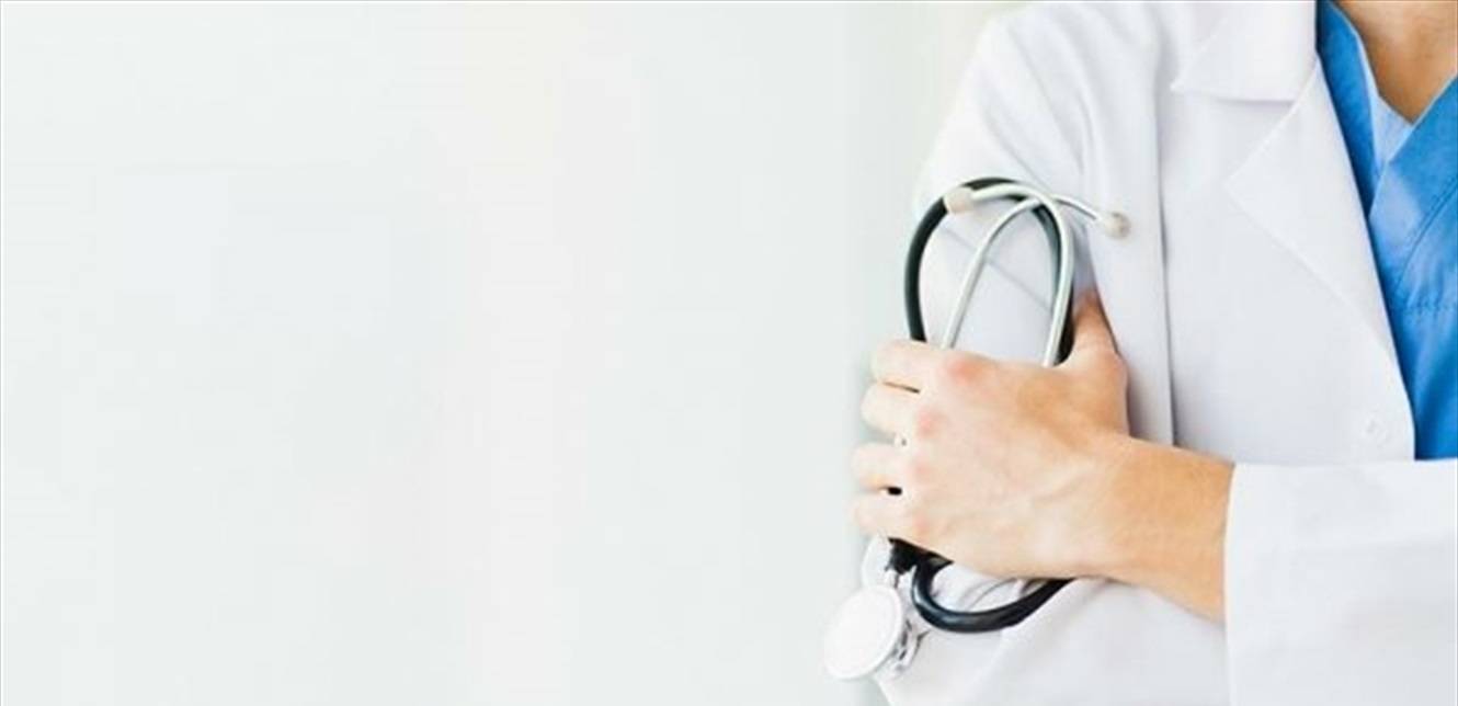 طبيب يتحدث عن العلاجات الطبيعية.. هل هي مفيدة؟