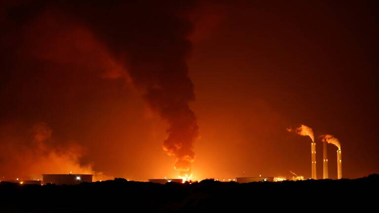 الإحتلال يعلن قصف مكاتب استخبارات "حماس" في غزة