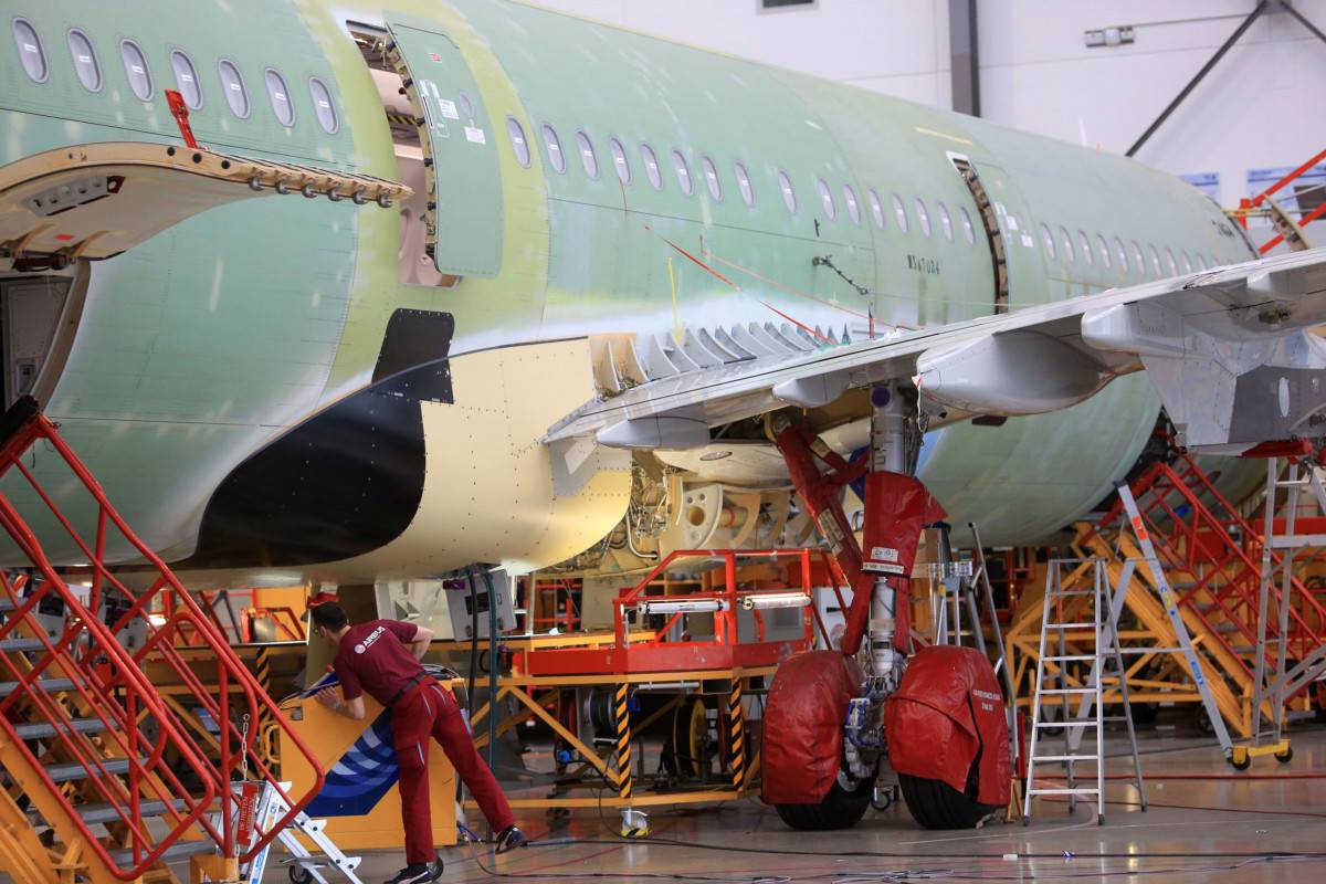 "إيرباص" تستهدف إنتاج 53 طائرة "A320" شهرياً بنهاية 2022