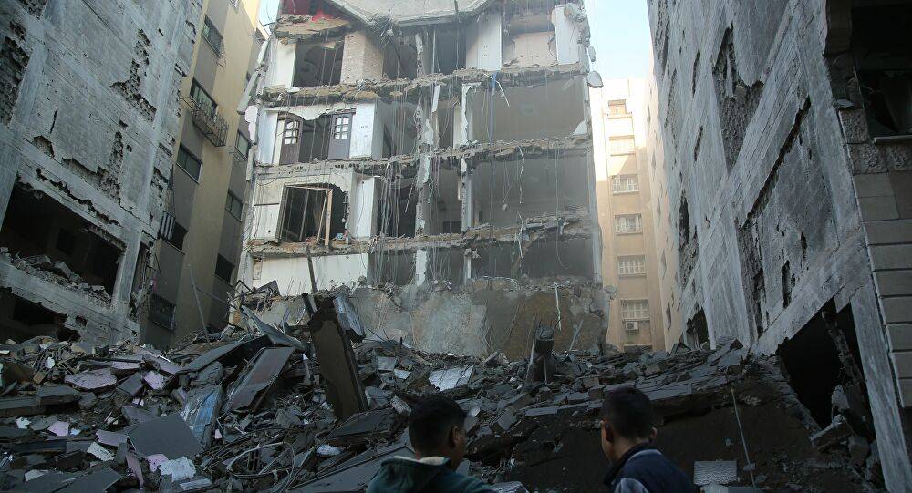 الطائرات الحربية الإسرائيلية تدمّر برج الجوهرة في غزة بالكامل