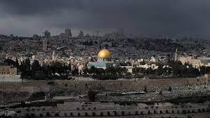 "نحبك يا قدس".. 17 شخصية فلسطينية يوجهون رسالة حب بـ7 لغات