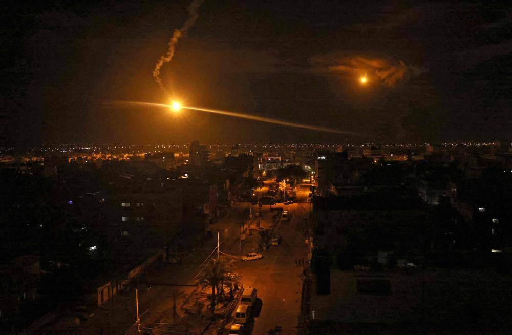 جيش الإحتلال: أطلقنا 110 صواريخ على 35 هدفا في غزة خلال 20 دقيقة باستخدام 54 مقاتلة