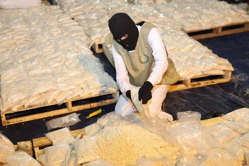 بالفيديو.. السعودية تحبط تهريب "كمية ضخمة" من الكبتاغون