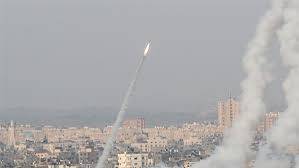 صفارات الإنذار تدوي في تل أبيب والفصائل الفلسطينية توسع نطاق أهدافها