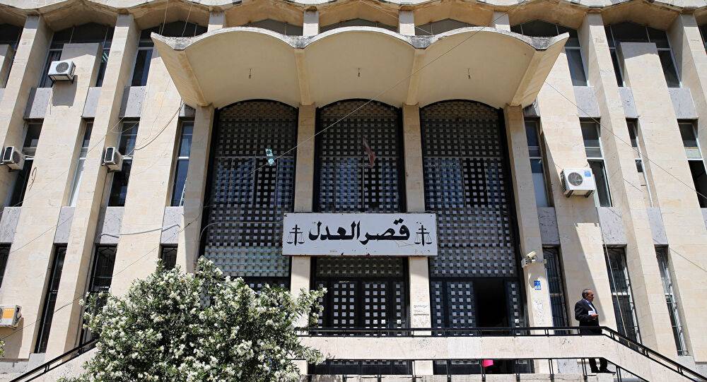 وقفة إحتجاجية للحرس القديم في التيار الوطني أمام قصر العدل