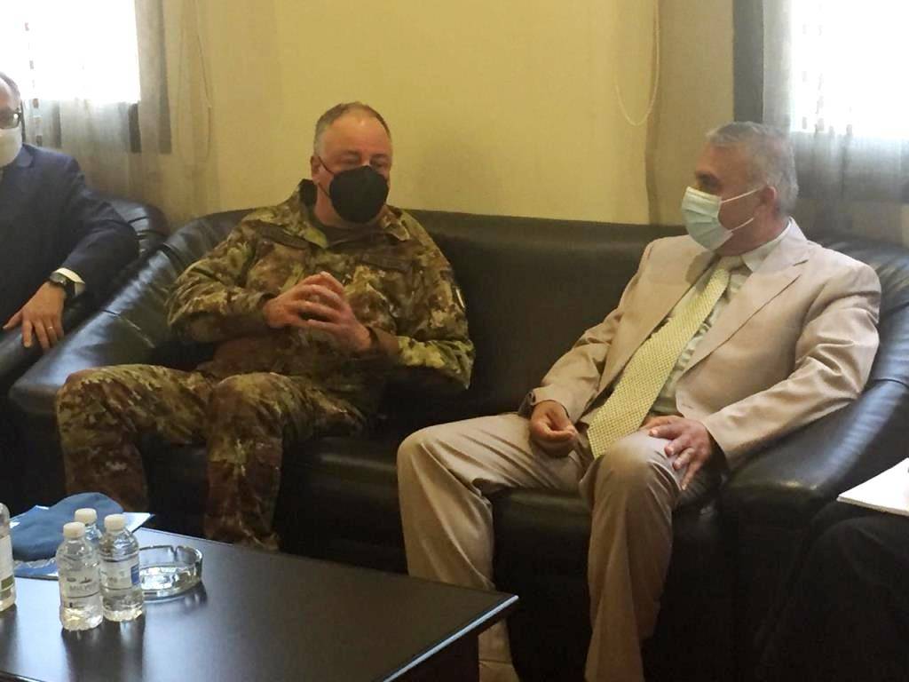 محافظ النبطية التقى قائد اليونيفيل ديل كول