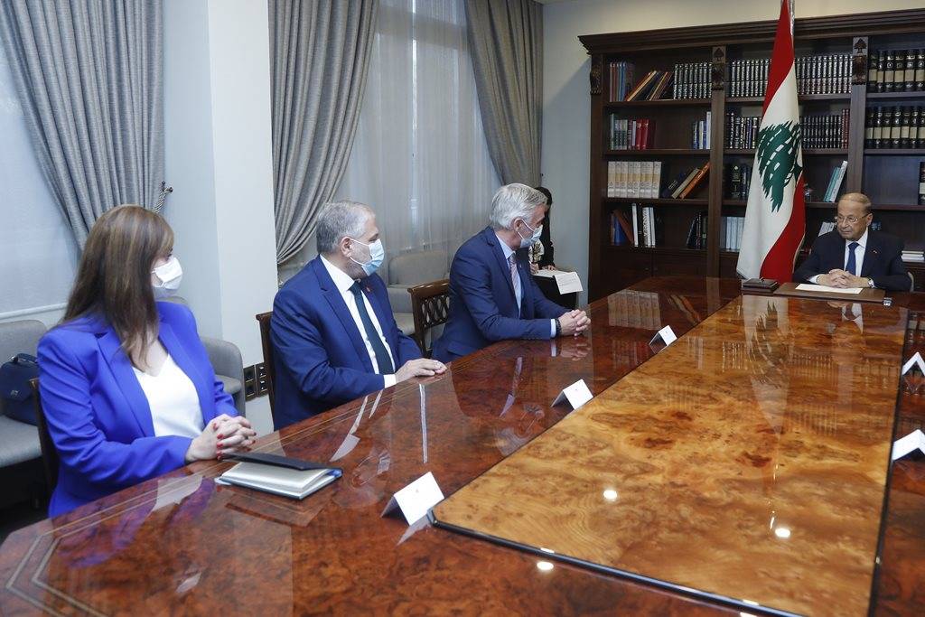 عون استقبل رئيس بعثة الصليب الأحمر الدولي في لبنان