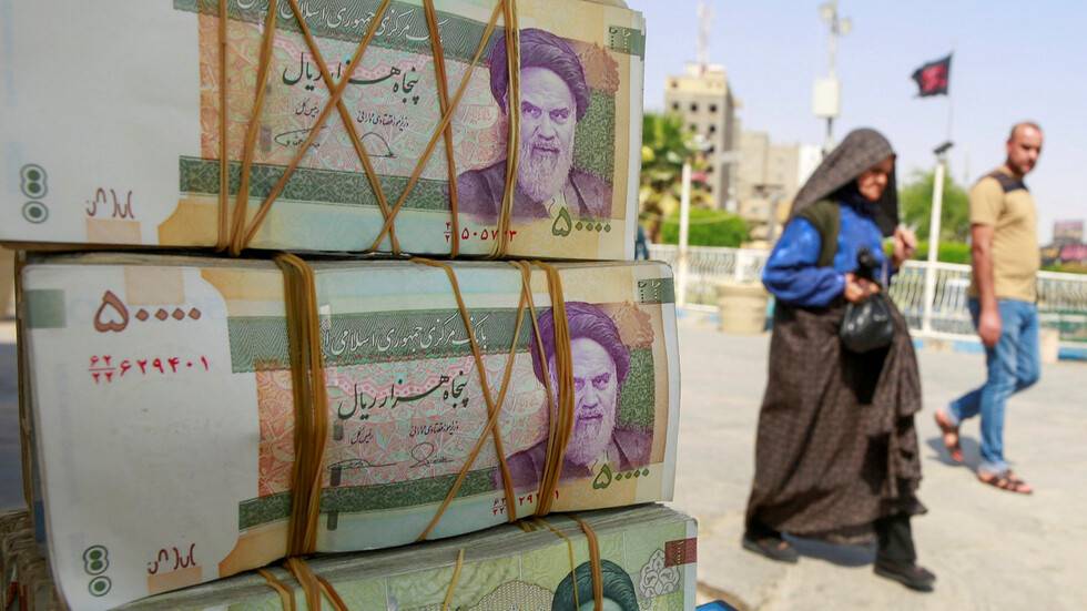 البحرين تحيل المركزي الإيراني إلى المحاكمة الجنائية