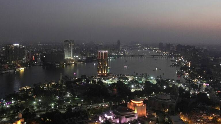 مصر تسجل 1169 إصابة و53 وفاة جديدة بكورونا
