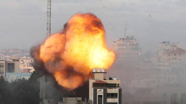 جيش الإحتلال: 52 مقاتلة نفذت 120 غارة على مواقع في قطاع غزة خلال 25 دقيقة