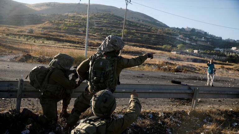 قوات الاحتلال اعتقلت 37 فلسطينيا من الضفة الغربية الليلة الماضية
