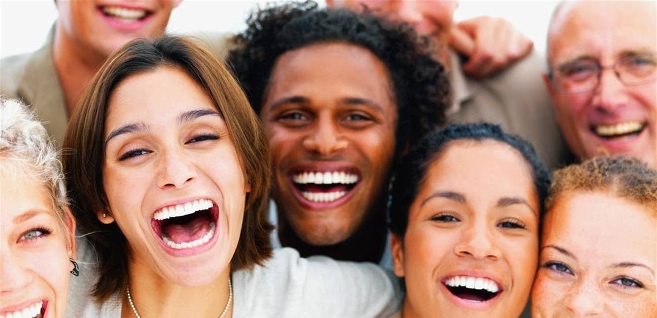 بالرغم من كل شيء... اضحك تضحك لك الدنيا