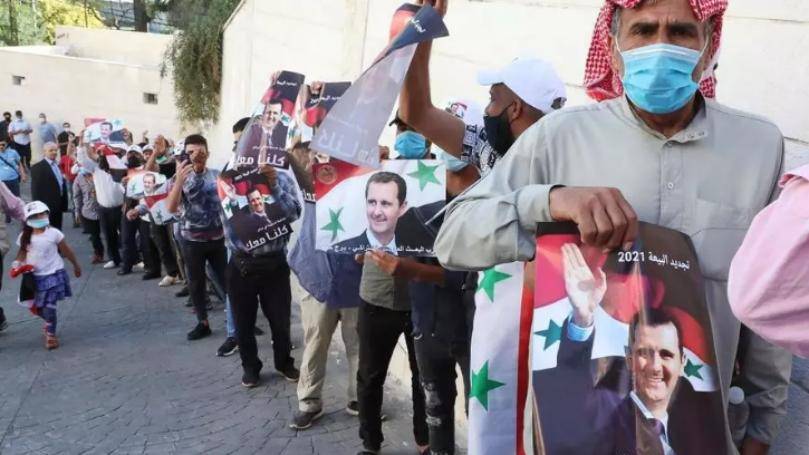 استمرار توافد السوريين الى السفارة للادلاء باصواتهم