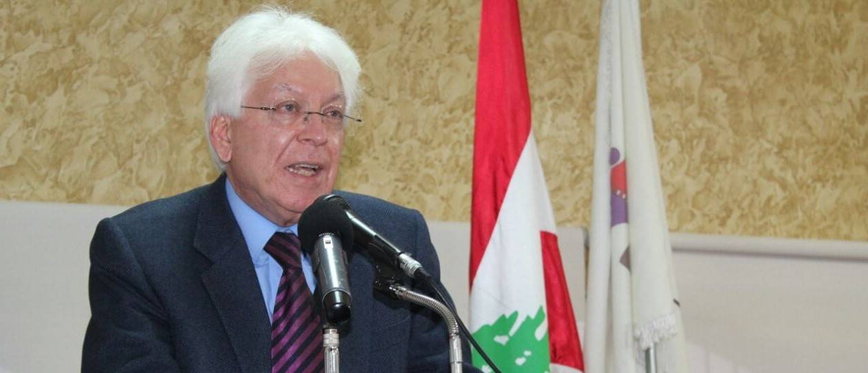 سكرية: ماذا يمنع النائب من النزول ودهم مخازن الدواء