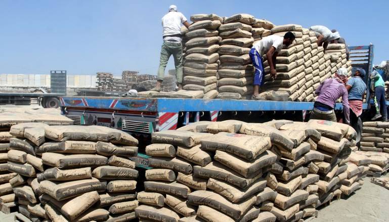 مؤسسات البناء والمقاولين طالبت باعادة فتح معامل الترابة