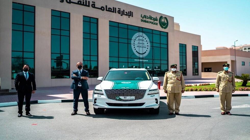 شرطة دبي تعزز أسطول سياراتها بـ Genesis GV 80