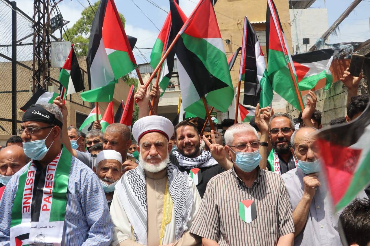 مسيرة لفتح في مخيم البص صور دعما لمقاومة الشعب الفلسطيني