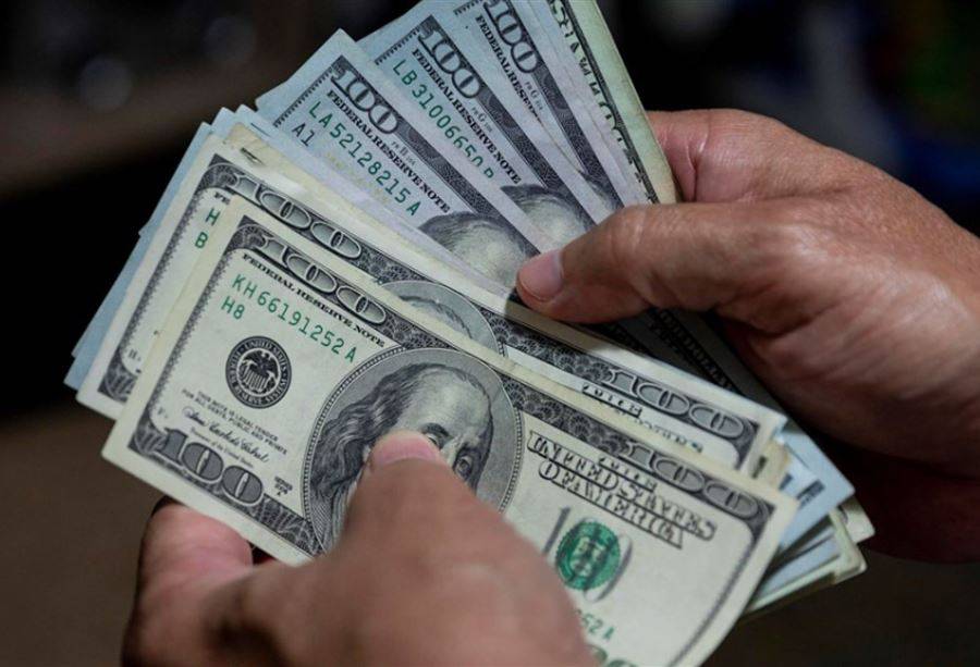 دولار السوق السوداء... كم أقفل؟