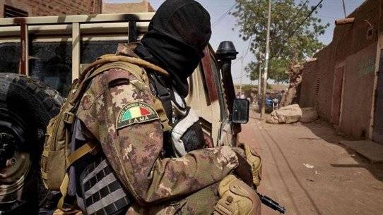 انقلاب واعتقال الرئيس ورئيس الوزراء... ماذا يجري في مالي؟