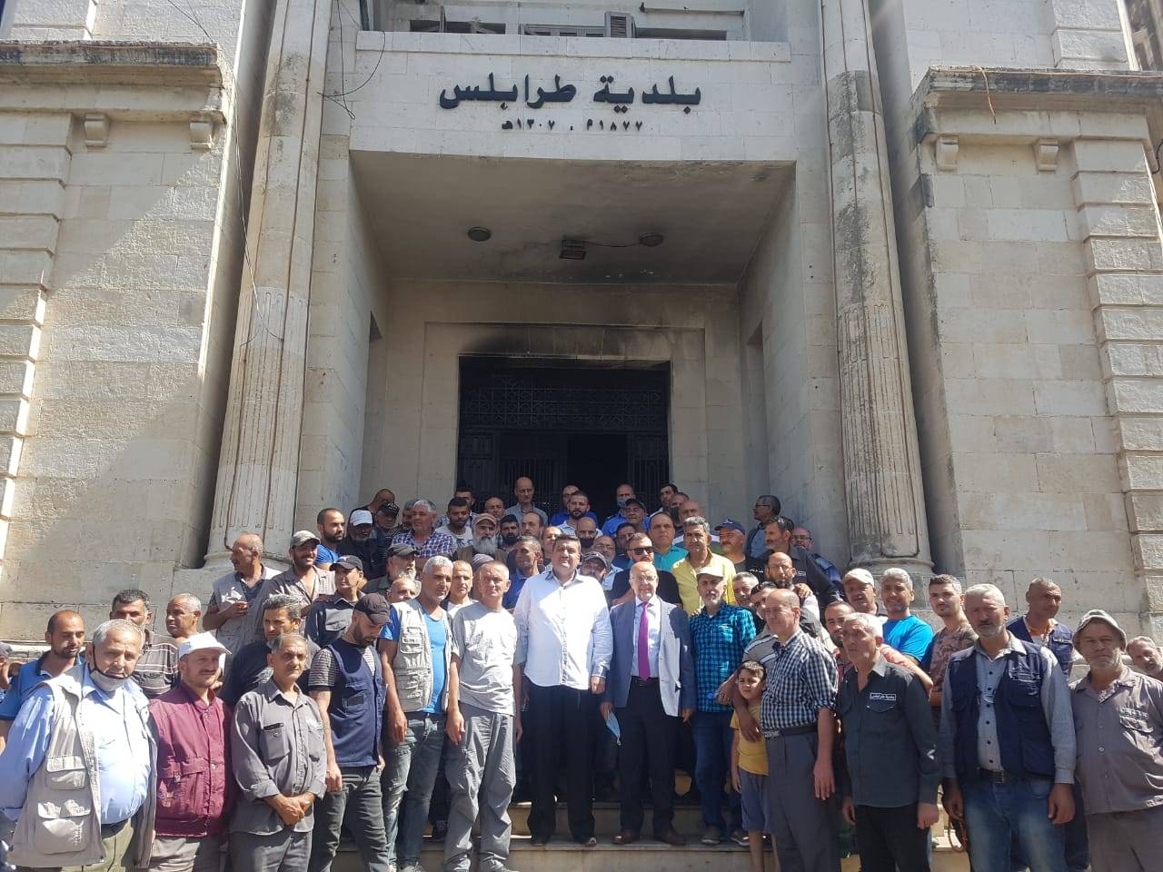 وقفة لعمال بلدية طرابلس تأييدا لدعوة "الاتحاد العمالي"