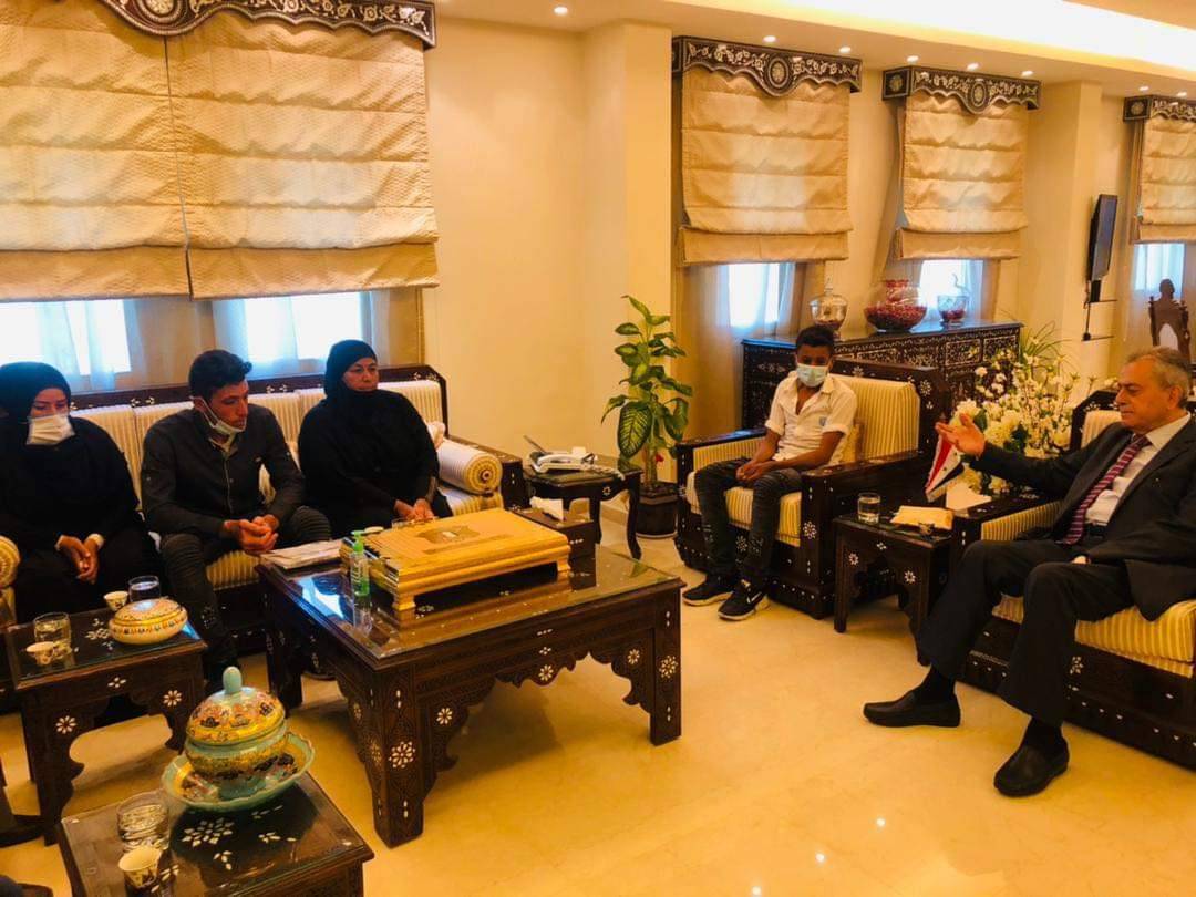 السفير السوري استقبل عائلة صالح الاحمد