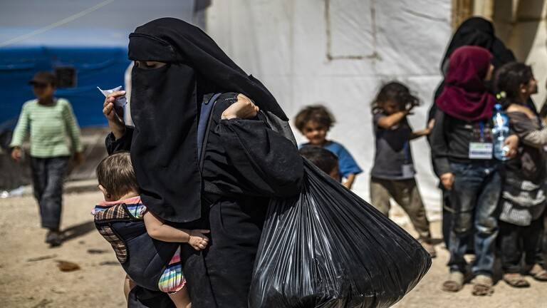مصدر عراقي: العائلات التي نقلت من مخيم الهول لا ينتمي أيّ فرد منها الى"داعش"
