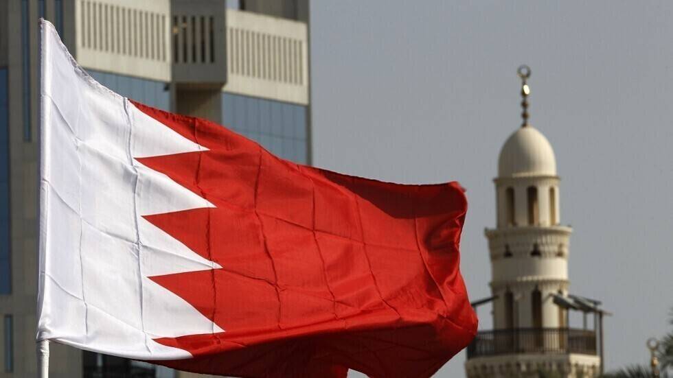 كورونا.. البحرين تغلق المتاجر والمطاعم لمدة أسبوعين
