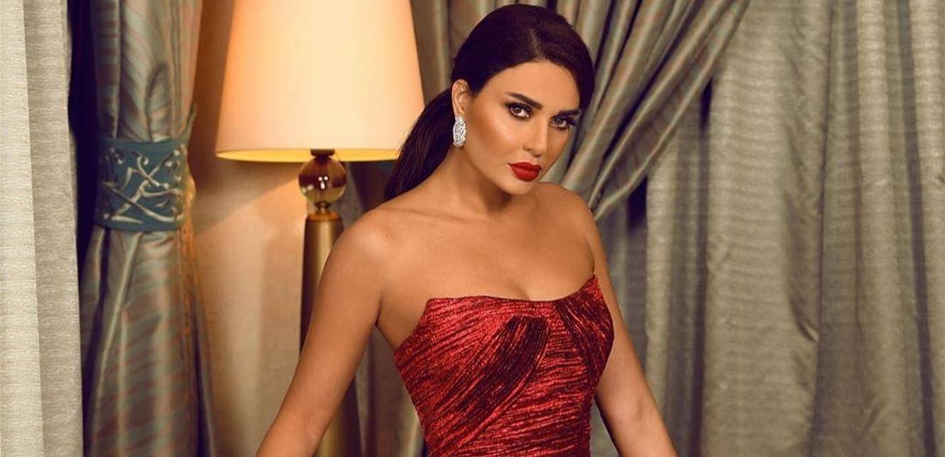 سيرين عبد النور تُفاجئ الجمهور بلوك جديد..  وتعلق: لا تنصدموا (فيديو)