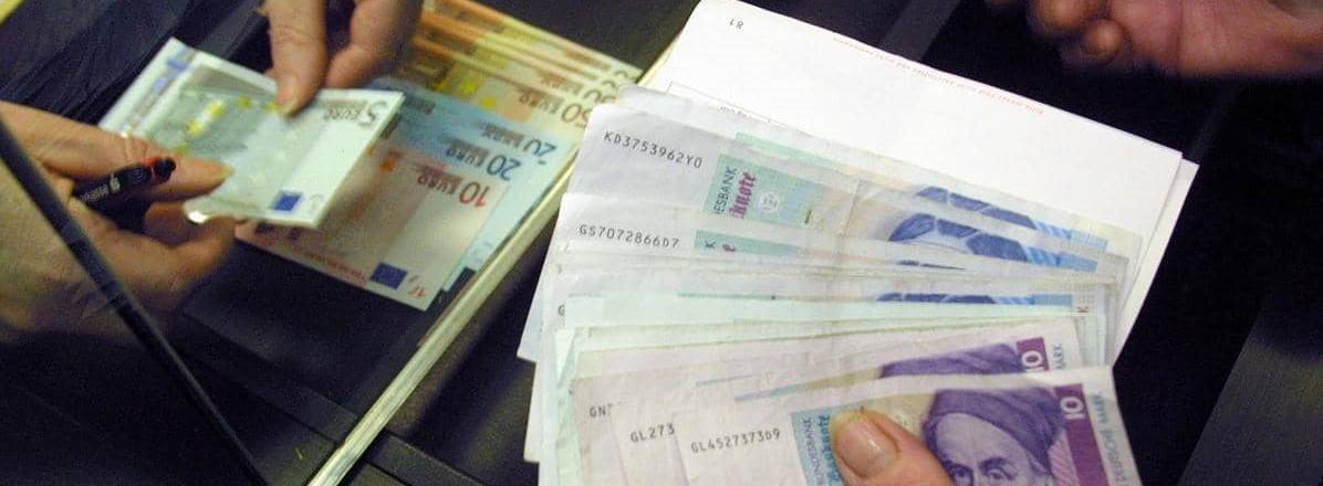ارتفاع عجز الموازنة الفرنسية إلى 220 مليار يورو في 2021