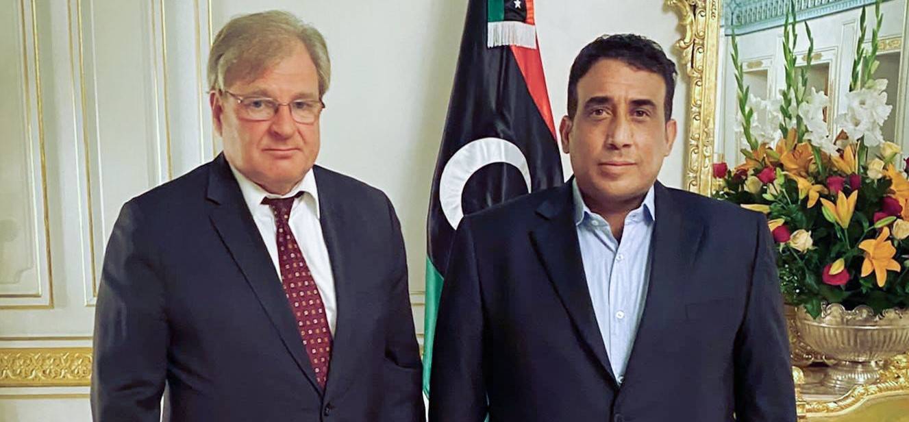 السفير الأميركي يبحث مع المنفي الانتخابات الليبية وتوحيد المؤسسة العسكرية