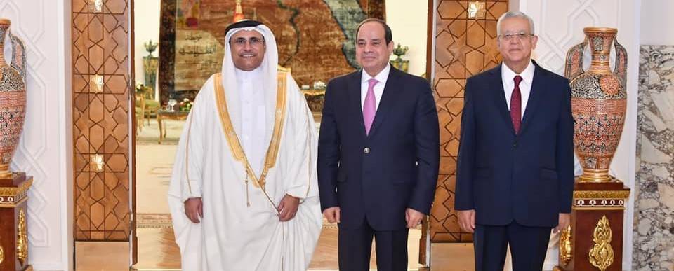 منح السيسي أرفع وسام يقدمه البرلمان العربي لملوك ورؤساء الدول