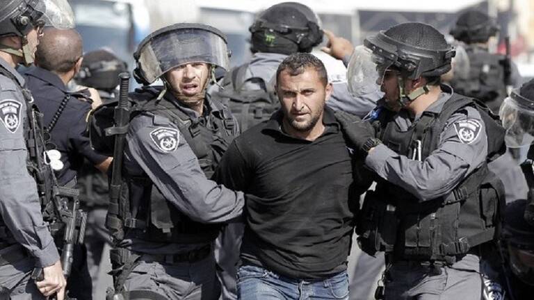 قوات الاحتلال تعتقل 19 فلسطينيا من الضفة بينهم قيادي في "حماس"