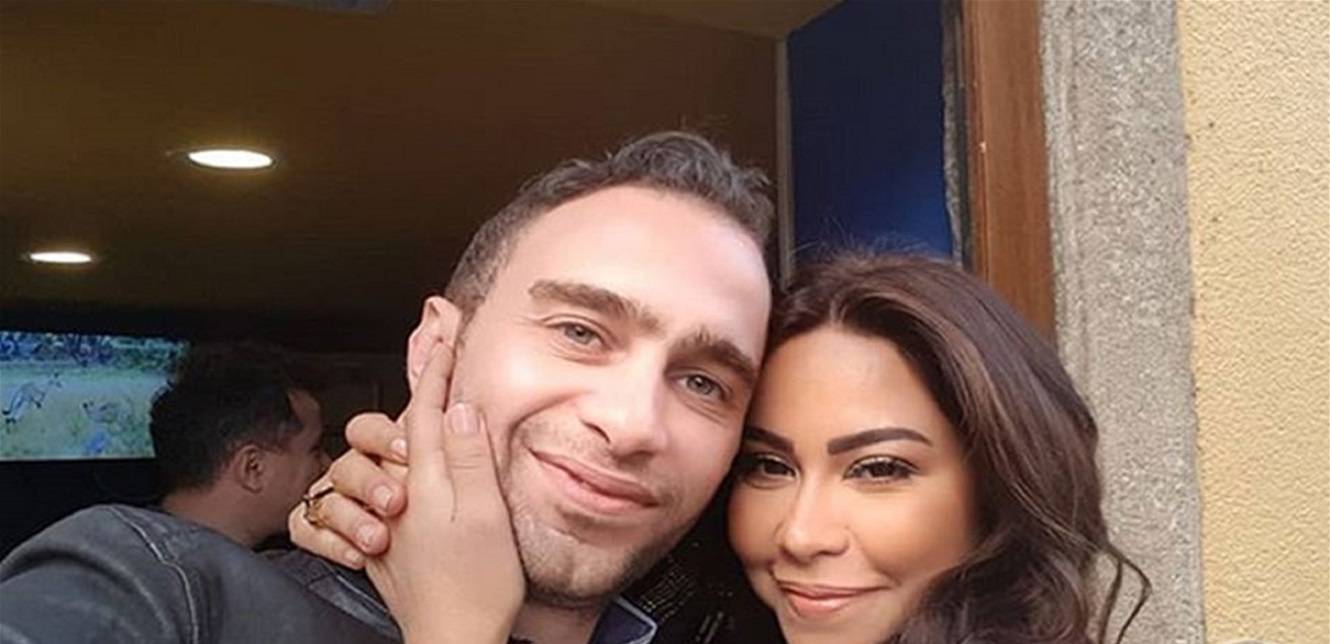 رسالة رومانسية من شيرين عبد الوهاب لزوجها.. وصورة عفوية