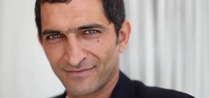 عمرو واكد لأول مرة في فيلم ناطق بالإسبانية
