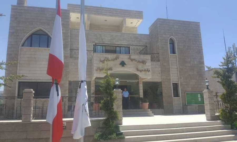 بلدية كفردبيان: أعمال التزفيت نقوم بها على نفقتنا