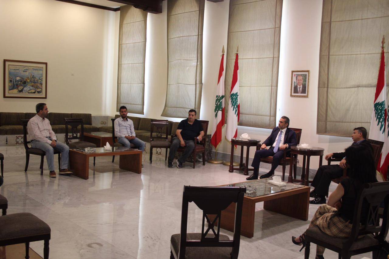 وفد من الممثلين والعاملين في المواقع الالكترونية يزور القاضي مكية