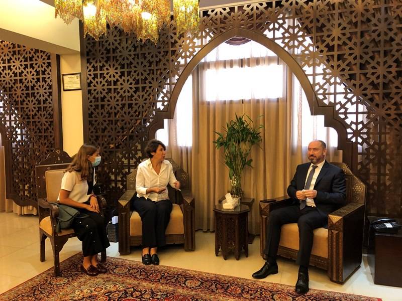 جولة "جنوبية" للسفيرة الفرنسية
