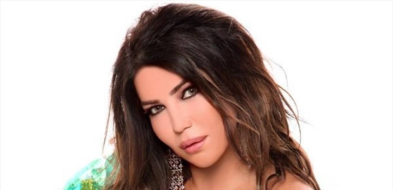 أجواء من الغزل بين مي حريري و"Prada".. هل أصبحت سفيرة الشركة في الشرق الأوسط؟