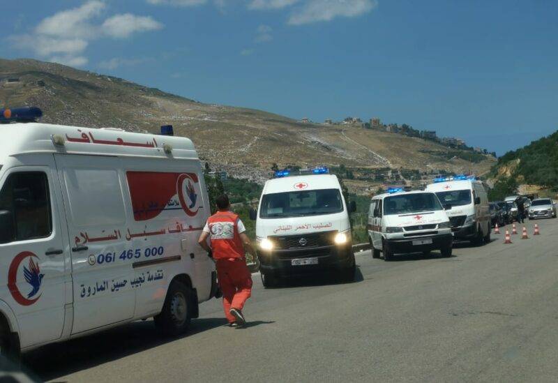 بالصور.. جرحى في انقلاب في آلية عسكرية للجيش اللبناني