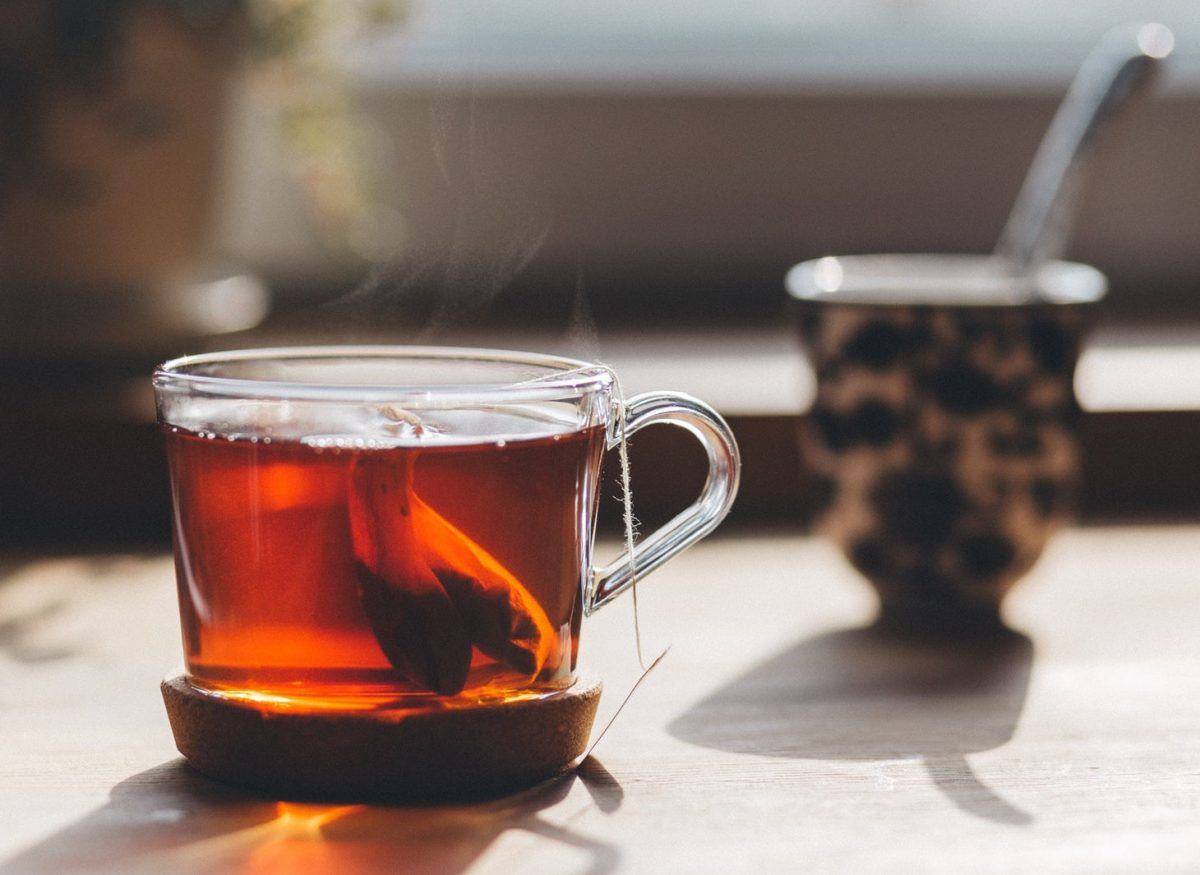 كيف يعمل الشاي الساخن على تبريد الجسم في الصيف؟