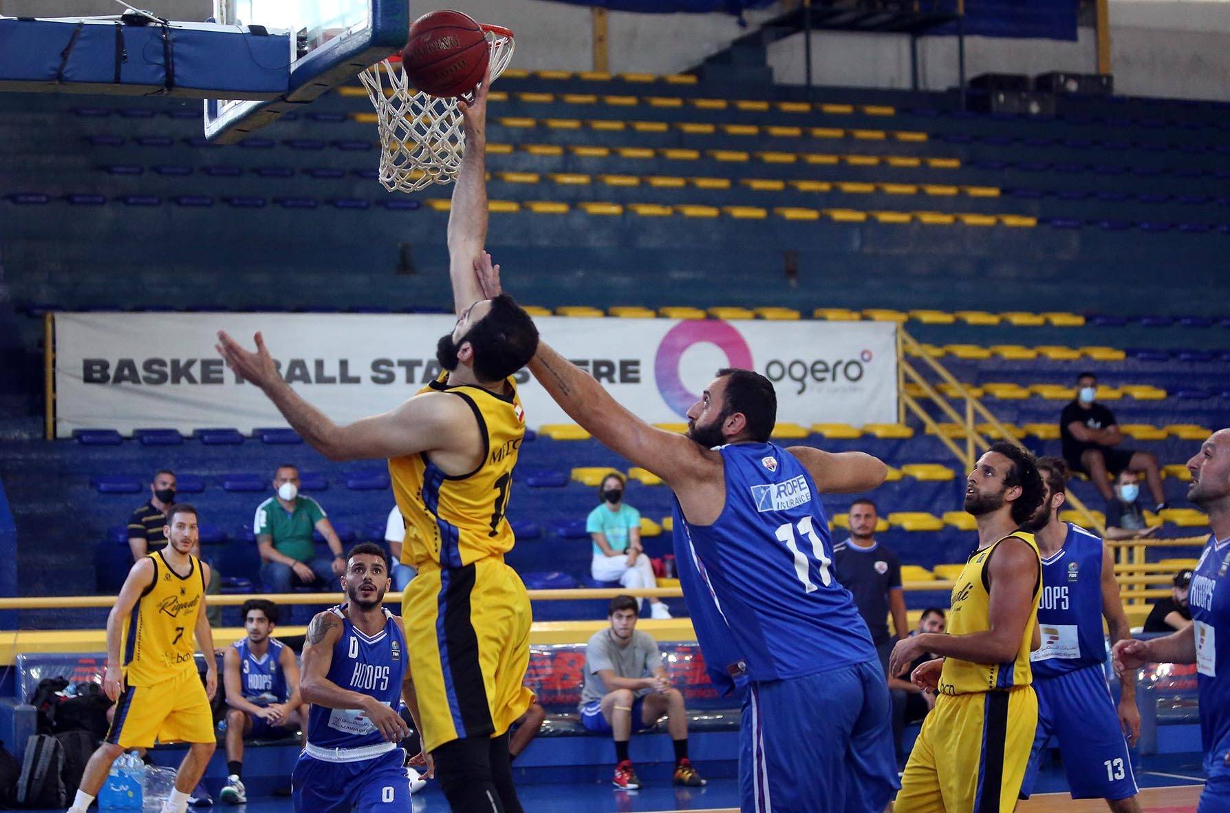 بطولة لبنان في كرة السلة : فوز كبير للرياضي على هوبس (98-68)