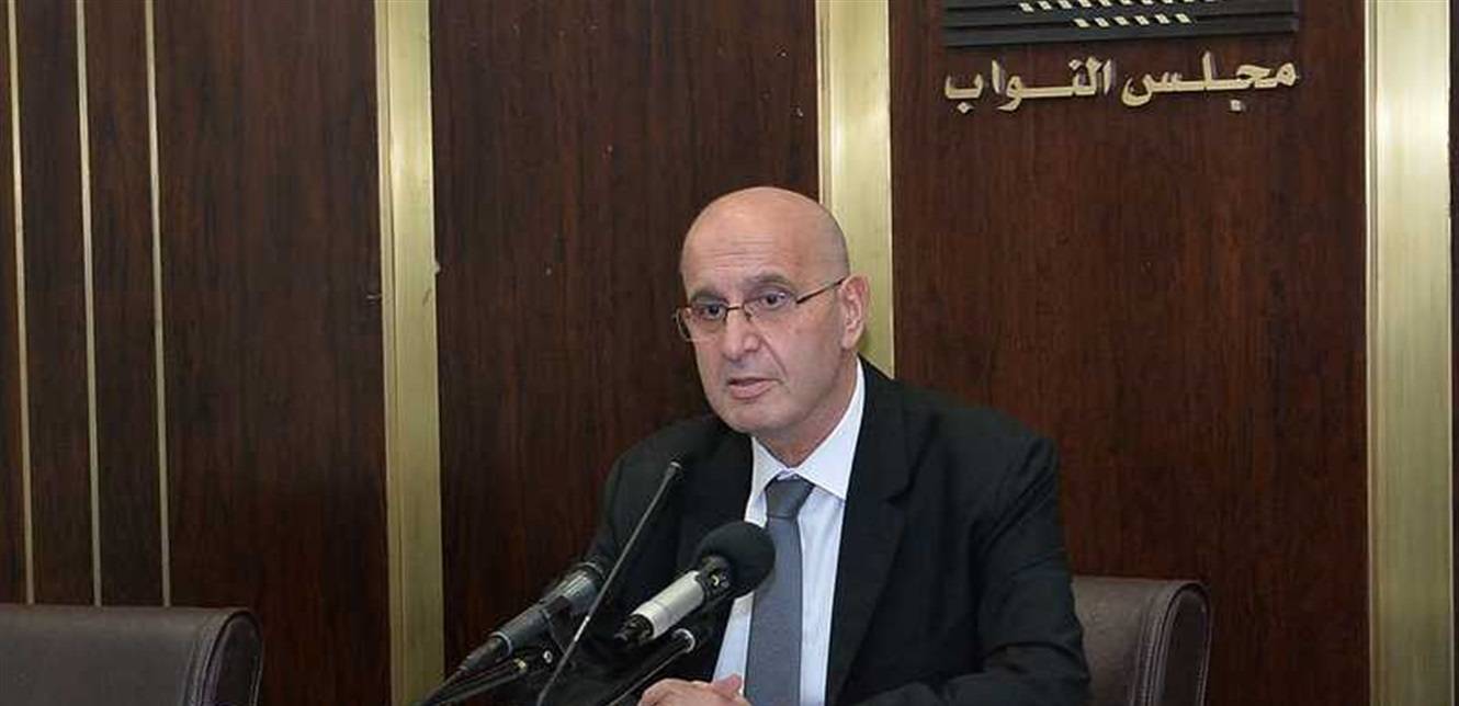 عراجي يدعو بتشديد الرقابة على المعابر