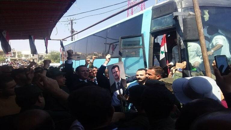 سوريا .. الإفراج عن عدد من معتقلي دوما بريف دمشق تنفيذا لوعد من الأسد