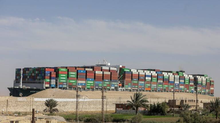 هيئة قناة السويس: المفاوضات مع "إيفرغيفين" مستمرة لكنها لا تشهد تقدما