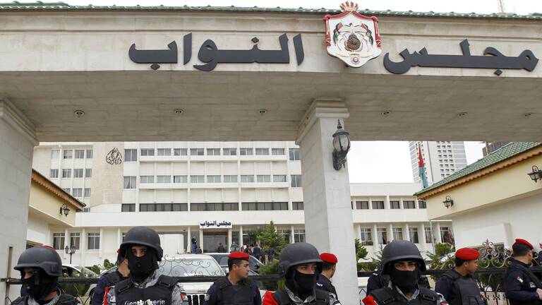مذكرة نيابية لطرح الثقة بوزيرة الطاقة الأردنية