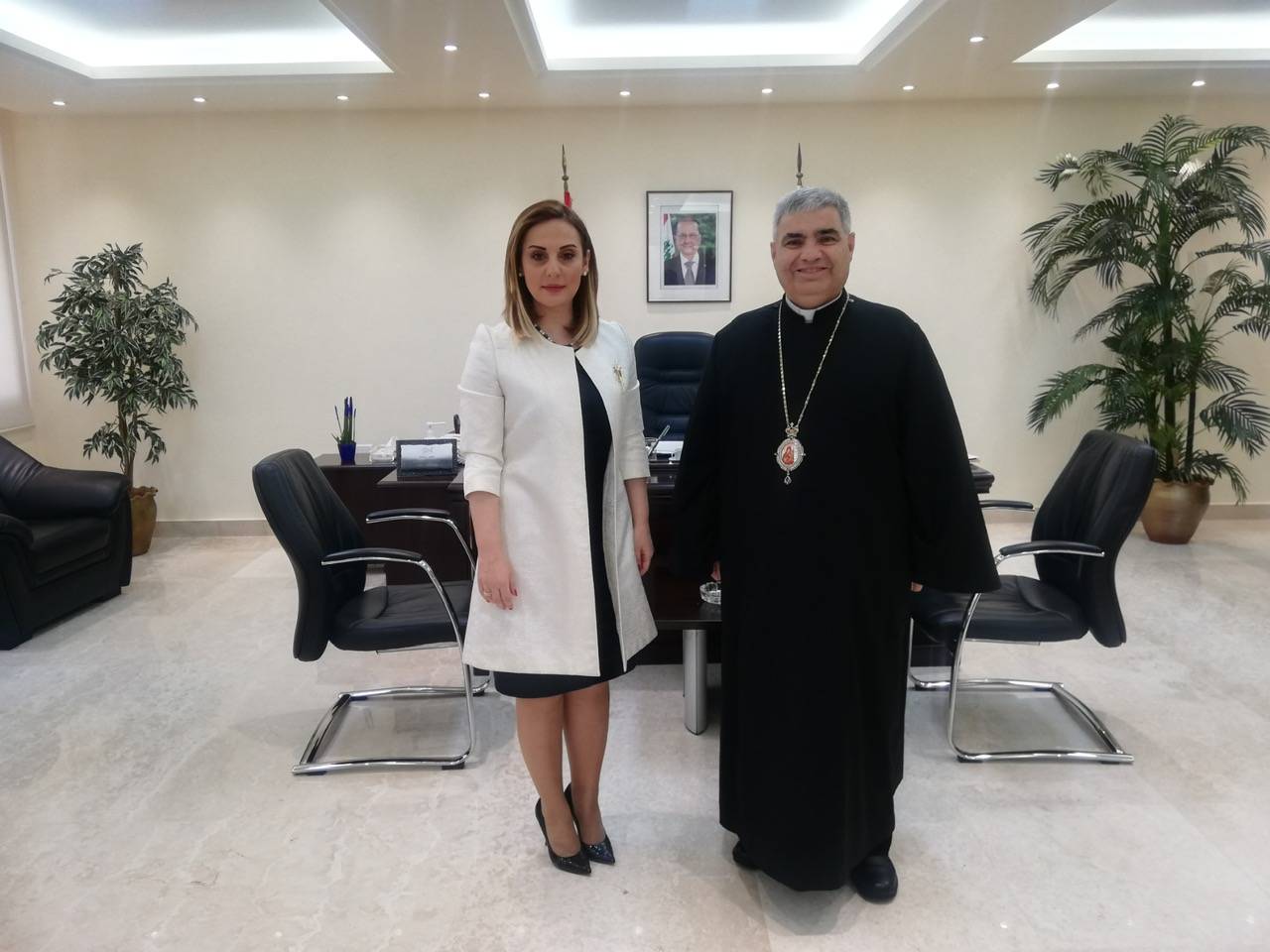 أوهانيان بحثت في الاوضاع مع المطران أسادوريان