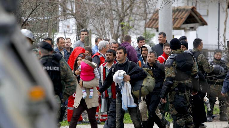 اليونان لن تقبل طلبات لجوء القادمين عبر تركيا
